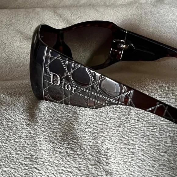Christian Dior Brown Tortoiseshell Cannage 1 Sunglasses   Flawless! - Picture 3 of 13